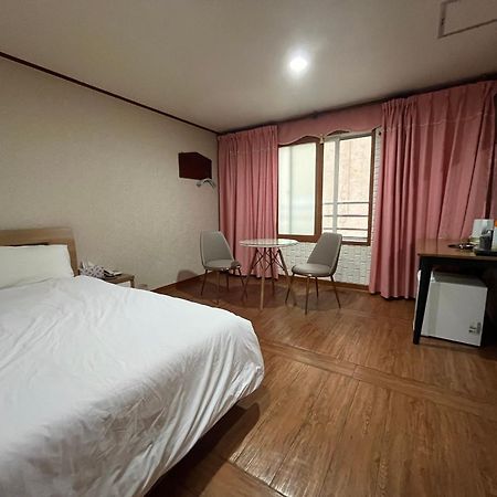 ג'גו Oreum Motel מראה חיצוני תמונה