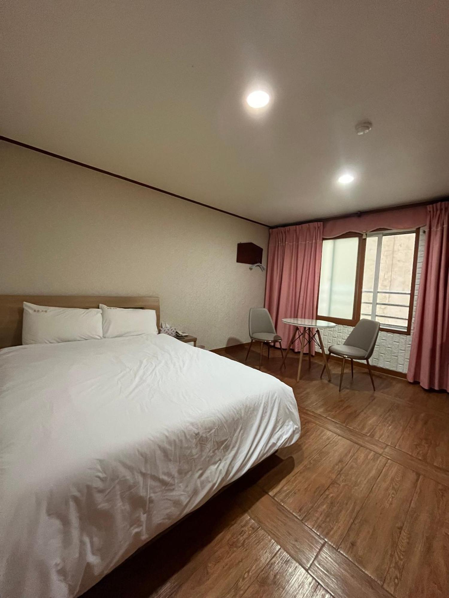 ג'גו Oreum Motel מראה חיצוני תמונה